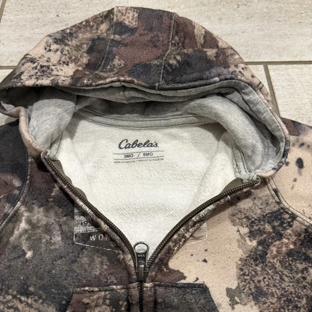 Cabelas full zip Camo Kids Hoodie 3m-6m - Picture 3 of 7